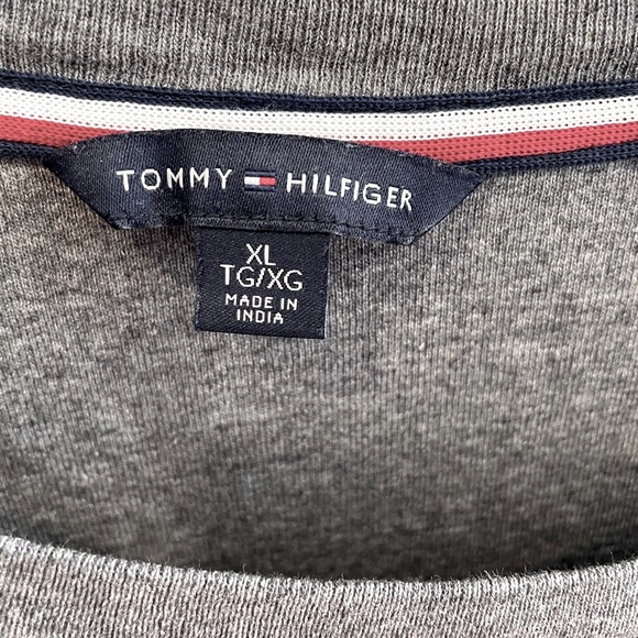 Tommy Hilfiger Tshirt - Picture 7 of 8